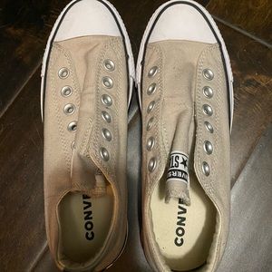 Never worn platform converse size 8